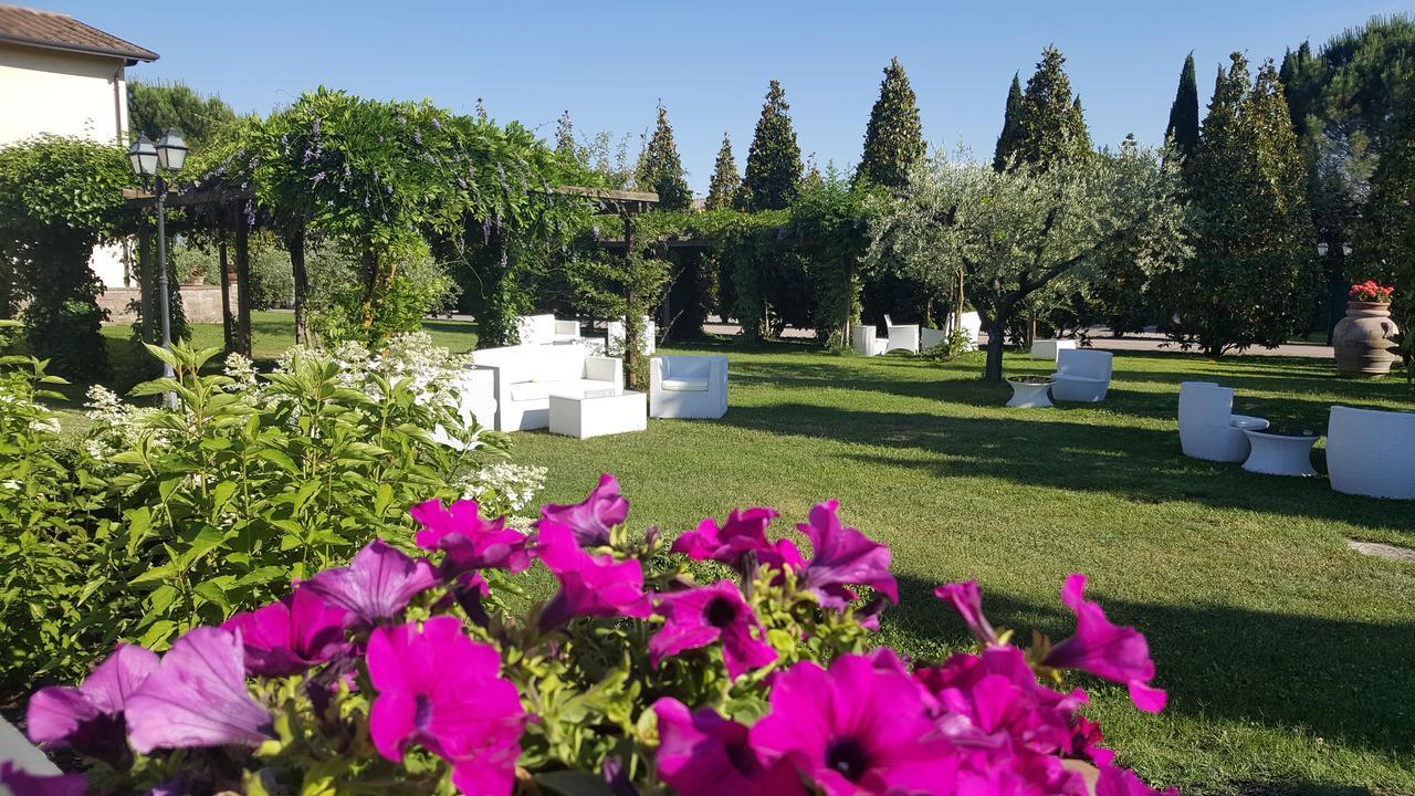 Relais Madonna Di Campagna Hotell Bastia Umbra Exteriör bild